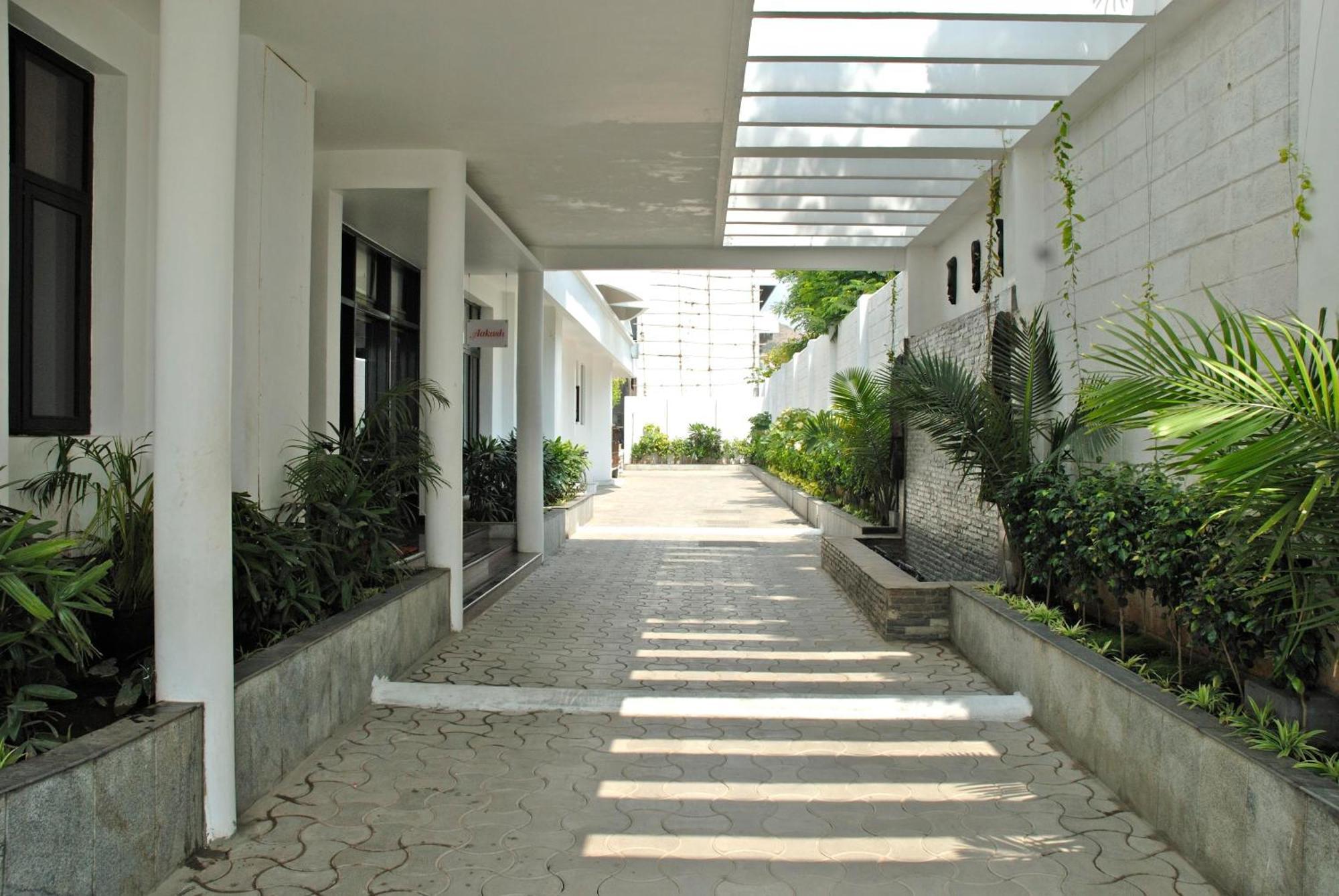 Arpanaa Hotel Tiruvannāmalai Exteriör bild