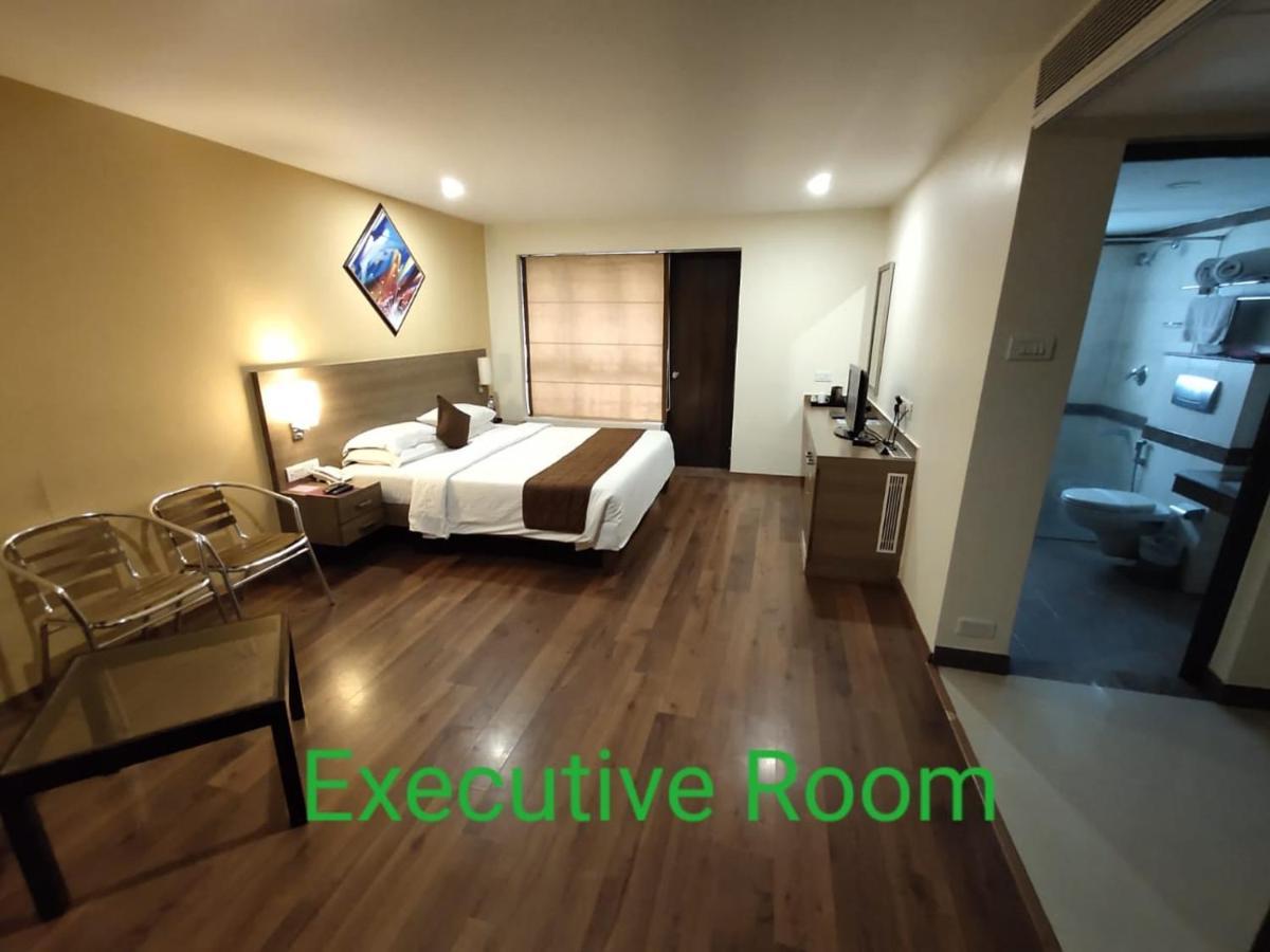 Arpanaa Hotel Tiruvannāmalai Exteriör bild